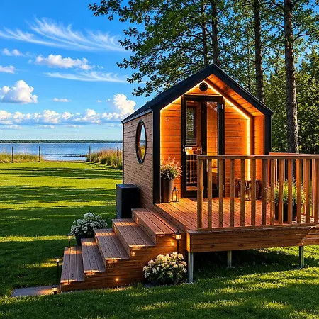 Atmospheric Trailer With A Sea View Chalet *