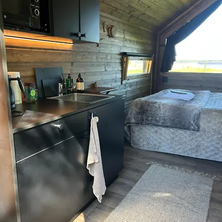 Atmospheric Trailer With A Sea View *